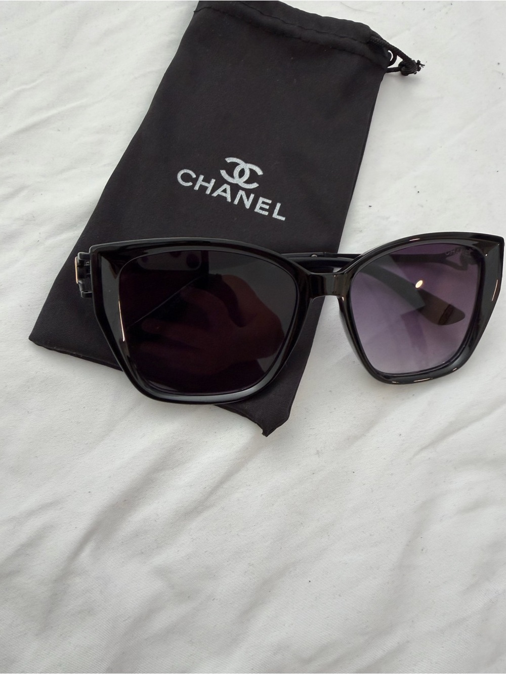 CHANEL Black Cat-Eye Sunglasses with Gradient Lenses